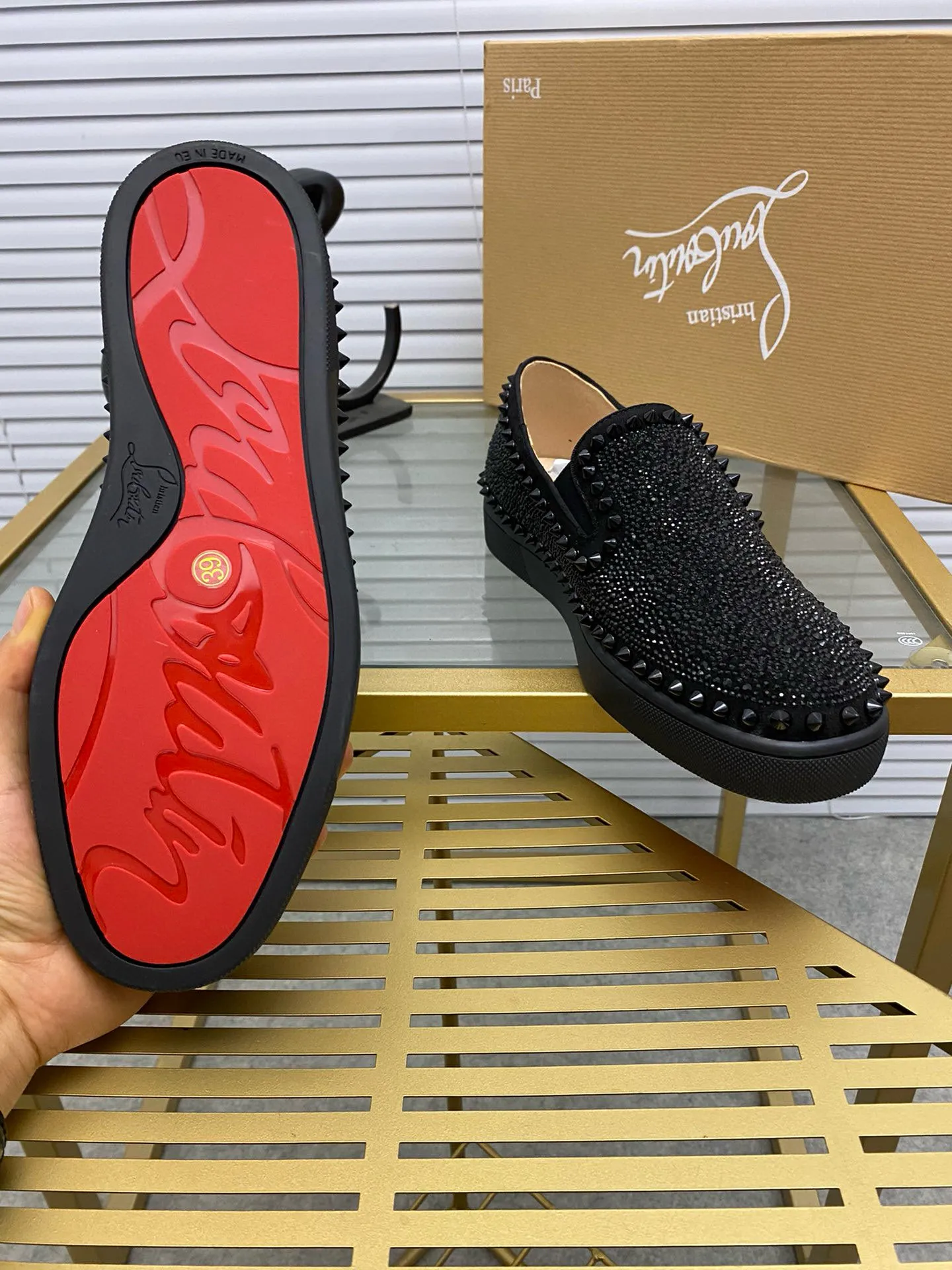 Men's shoes 💰: 480💰christian louboutin (CL red sole shoes) counter nail series, high-top casual sneakers for couples 📢 📢 📢 Exclusive hot style release🎈🎈💪movable latex feet👻finished outsole line [proud]😝Female 35-40#Male 38#-46, global supply😝 [Top version]: Original imported cowhide upper, top original leather lining, original molded TPU outsole, original 1:1 detail processing, original shoe last.